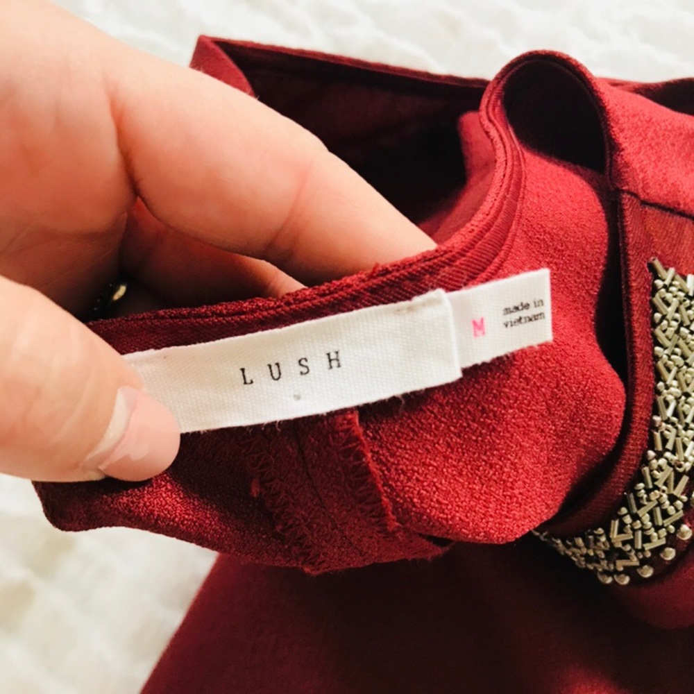 Lush | Scallop Hem Crop Top - Picture 8 of 8